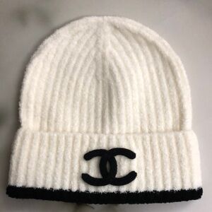 ⭐️CHANEL Ivory and Black Knit Beanie